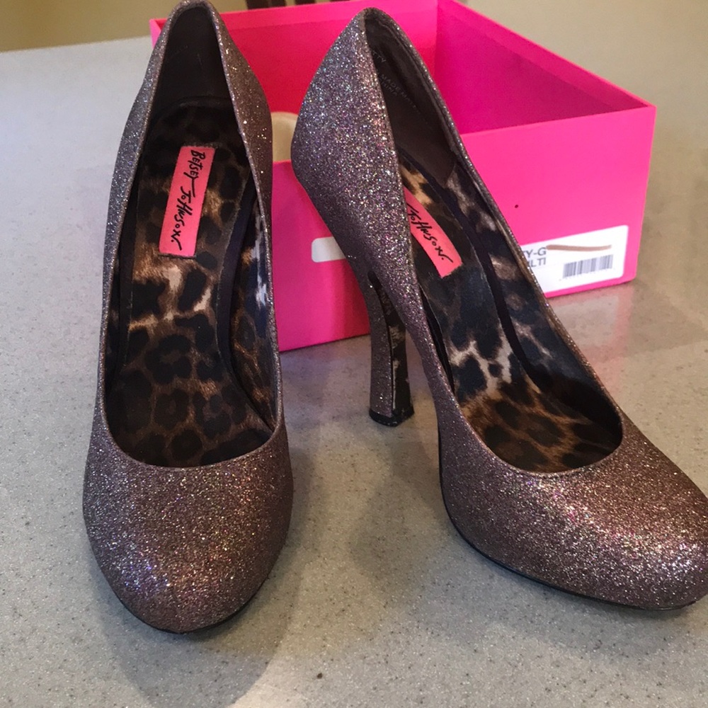 Betsey Johnson multi glitter pumps 7.5